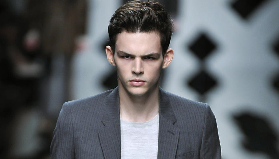 FALT FRA FJERDE ETASJE: Modellen Tom Nicon ble bare 22 �r gammel. Foto: STELLA PICTURES