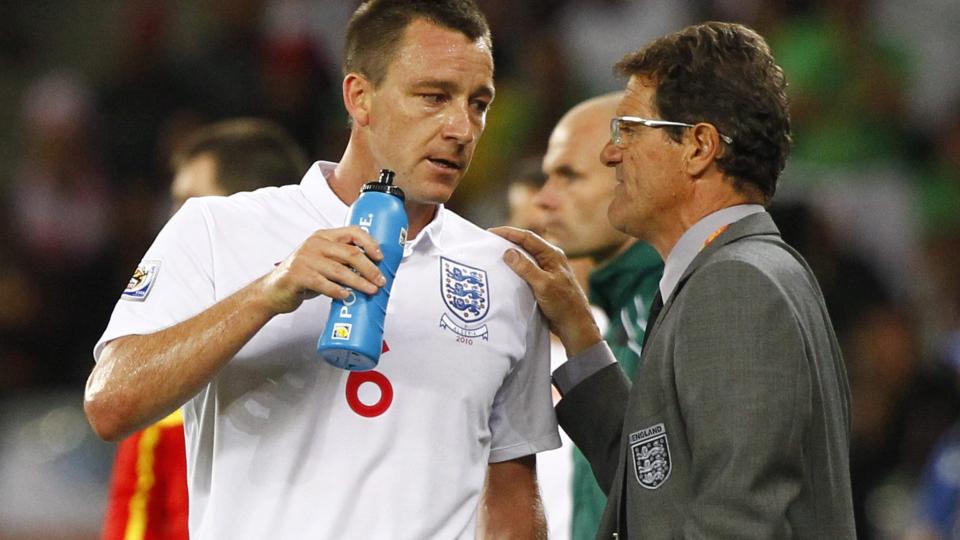 - STOR FEIL: John Terry signaliserte i g�r at flere engelske spillere skulle i et oppvaskm�te med Fabio Capello og at de ville kreve endringer. Foto: EPA/NIC BOTHMA/SCANPIX