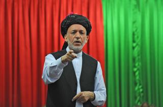- IKKE IDEELL PARTNER: Afghanistans president Hamid Karzai har v�rt �innel�st p� palasset sitt det siste �ret�, sier general McChrystal if�lge Rolling Stone-artikkelen. Foto: AP Photo//Massoud Hossaini/SCANPIX