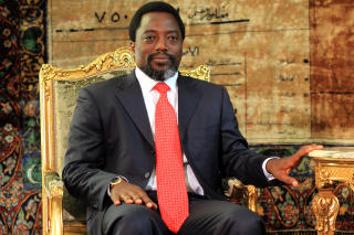 F�R BREV: President Joseph Kabila kan ben�de nordmennene. Foto: AFP Photo/Khaled Desouki/Scanpix