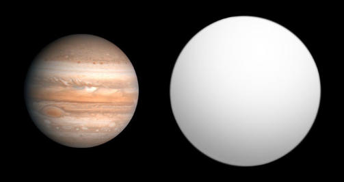 GASSKJEMPEN HD209458b (t.h) er st�rre, men med mindre masse, enn v�r egen Jupiter. Illustrasjon: WIKIMEDIA COMMONS/ALDARON