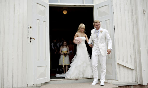 FOR �N M�NED SIDEN: Giftet lillebror Bj�rn Helge Riise seg med Lena Jenssen.
Foto: Torbj�rn Gr�nning  / Dagbladet