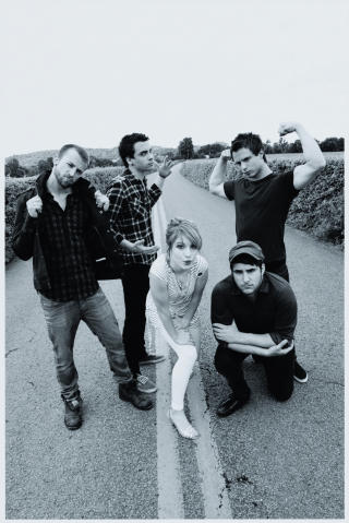 SLO GJENNOM I 2005: Da ga Paramore ut plata �All We Know Is Falling�. N� er de p� vei til Hovefestivalen for f�rste gang. Foto: Warner Music Norway