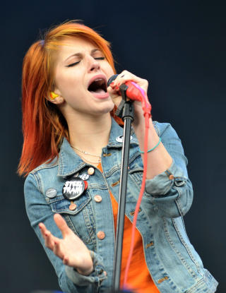 PERSONLIG KRISTEN: - Det er ikke bare � kaste troa di i s�pla, sier Hayley Williams om det � v�re personlig kristen og risikere � bli oppfatta som en preker. Foto: SCANPIX/AFP PHOTO / CARMEN JASPERSEN
