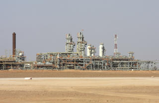 IN SALAH-GASSFELTET: I algerisk Sahara fanges og lagres CO2 i samme formasjon som naturgassen hentes opp fra, men ut til siden for gasslageret. Foto: AP Photo/Alfred de Montesquiou