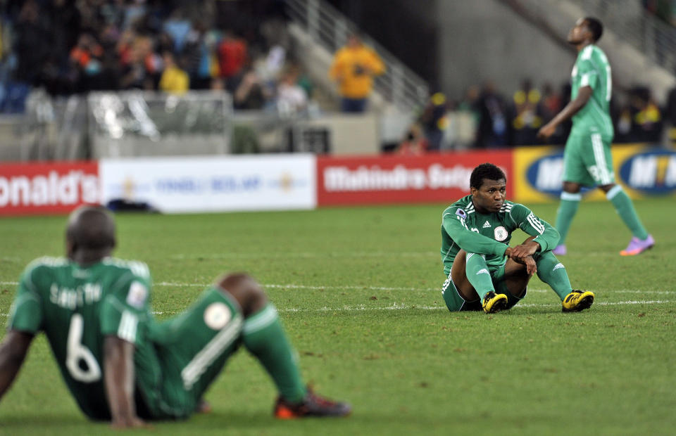 I FIFAS S�KELYS: Nigeria risikerer � miste inntektene fra �rets VM-sluttspill etter at regjeringen i landet blandet seg inn i interne prosesser i fotballforbundet.Foto: SCANPIX/AFP PHOTO / ARIS MESSINIS