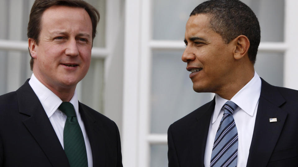 ENIGE: David Cameron, Barack Obama og resten av G8-landenes statsoverhoder stiller klare krav til Afghanistans president Hamid Karzai. Foto: REUTERS/SCANPIX