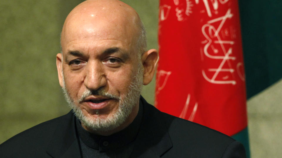 - I M�TE: If�lge Al Jazeera skal Afghanistans president Hamid Karzai ha hatt m�ter med oppr�rskommand�ren Sirajuddin Haqqani. Dette avvises av hans egne talsmenn. Foto:  REUTERS/Issei Kato/Scanpix