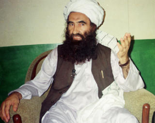 INNFLYTELSESRIK: Haqqani-nettverket styres av Jalaluddin Haqqani og s�nnen Sirajuddin. Jalaluddin beskrives som �en av de mest innflytelsesrike oppr�rskommand�rene �st i Afghanistan�. Foto: AP Photo/Mohammad Riaz/Scanpix
