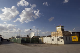 Arkivbilde av milit�rleiren til den norske gjenoppbyggingsstyrken (PRT) i Meymaneh i Faryab provinsen i Nord-Afghanistan. 
Foto: Heiko Junge / SCANPIX