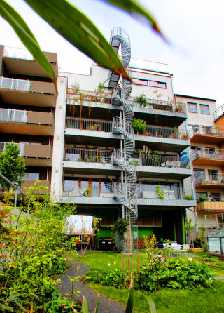Gr�nn dr�m: Med balkonger som frodige hager, f�r beborerne i UrbanaVillor �nskene oppfylt: Gr�nt villaliv, �kologisk hverdag og urbant fellesskap. Foto: Nina Ruud