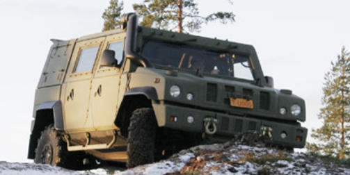 - GODT NOK: Kj�ret�yene som de norske styrkene bruker p� patrulje i Faryab-provinsen, de italienske Iveco LMV (Light Multirole Vehicle), er nye og sv�rt gode, sier forsvarssjef Harald Sunde. Foto: Forsvaret
