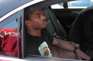SNAKKET UT: Patrice Evra snakket fredag ut om frankrikes VM. Foto: AFP PHOTO / JACQUES DEMARTHON