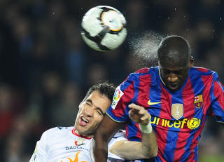 P� VEI TIL CITY: Yaya Toure skal v�re p� vei til Manchester City. Bare de personlige betingelsene gjenst�r. Foto: AP Photo/David Ramos