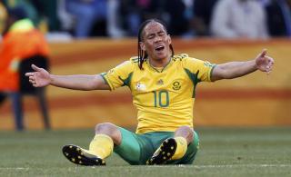 SKUFFENDE VM: Steven Pienaar ble k�ret til �rets spiller i Everton. Det var det ikke lett � se i VM. Foto: REUTERS/Adnan Abidi