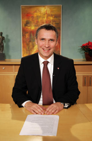 RENSING FOR GASSKRAFTVERK:- V�r visjon er at vi innen sju �r skal f� p� plass den teknologien som gj�r det mulig � rense utslipp av klimagasser. Det blir et viktig gjennombrudd for � f� ned utslippene i Norge, og n�r vi lykkes tror jeg verden vil f�lge etter. Dette er et stort prosjekt for landet. Det er v�r m�nelanding, sa statsministeren i nytt�rstalen i 2007. Foto: Lise �serud / SCANPIX