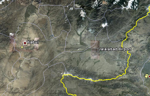 JALALABAD ligger ved grensa til Pakistan, �st for Afghanistans hovedstad Kabul. Kart: Google Earth