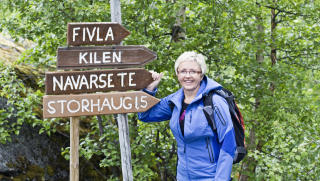 KOM TIL SINE EGNE: Liv Signe Navarsete var i forrige uke i nasjonalparkkommunen Luster i anledning prestisjeprosjektet �Naturarven som verdiskaper�, som Luster n� er blitt en del av. Det er ofte mange som vil ha en bit av kaka og sole seg i glansen av det som er blitt gjort. Foto: Stig Indreb�