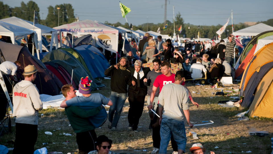 ROSKILDE: I dag starter Roskilde-festivalen i Danmark. Allerede i natt ble to jenter overfalt p� festivalens teltomr�de. Foto: PONTUS LUNDAHL / Scanpix