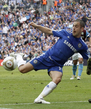 KONTRAKTSL�S: Joe Coles kontrakt med Chelsea gikk ut i g�r. Phil Thompson h�per Roy Hodgson alt har v�rt p� tr�den. Foto: Phil Noble, Reuters/Scanpix