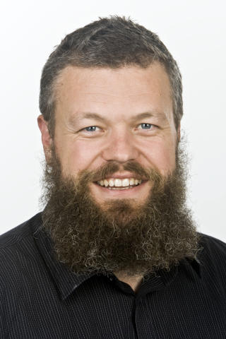 KRITISK: Torgeir Waterhouse mener det er uholdbart at private akt�rer skal f� tilgang p� private informasjon. Foto: IKT-Norge