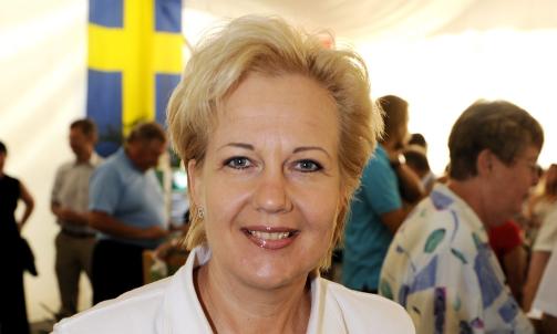 STOLT: Finlands kommunikasjonsminster Suvi Linden er stolt av den nye internettloven. Foto: MARTTI KAINULAINEN/LEHTIKUVA/SCANPIX