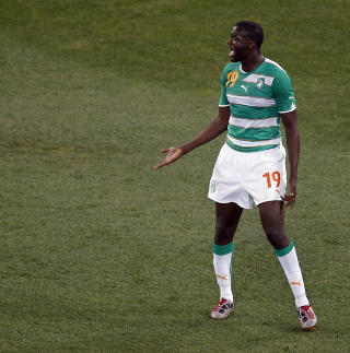 FRA BARCELONA: Elfenbenskystens Yaya Toure er mest sannsynlig Premier Leagues dyreste spiller - s� langt denne sommeren. Foto: AP/Hassan Ammar