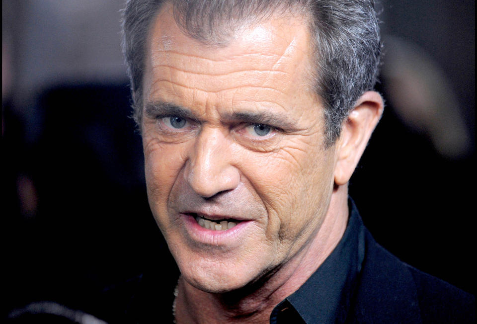 I HARDT V�R - IGJEN: If�lge RadarOnline skal Mel Gibson ha lagt igjen en rekke trakasserende meldinger p� eksen Oksana Grigorievas telefonsvarer. Skuespilleren har tidligere kommet med rasistiske uttalelser offentlig. Bl.a. har han anklaget j�dene for � v�re ansvarlig for all verdens krig og elendighet. Foto: STELLA PICTURES