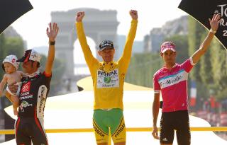 VANT I 2005: Floyd Landis p� podiet i Paris etter � ha vunnet Tour de France i 2005.Foto: SCANPIX