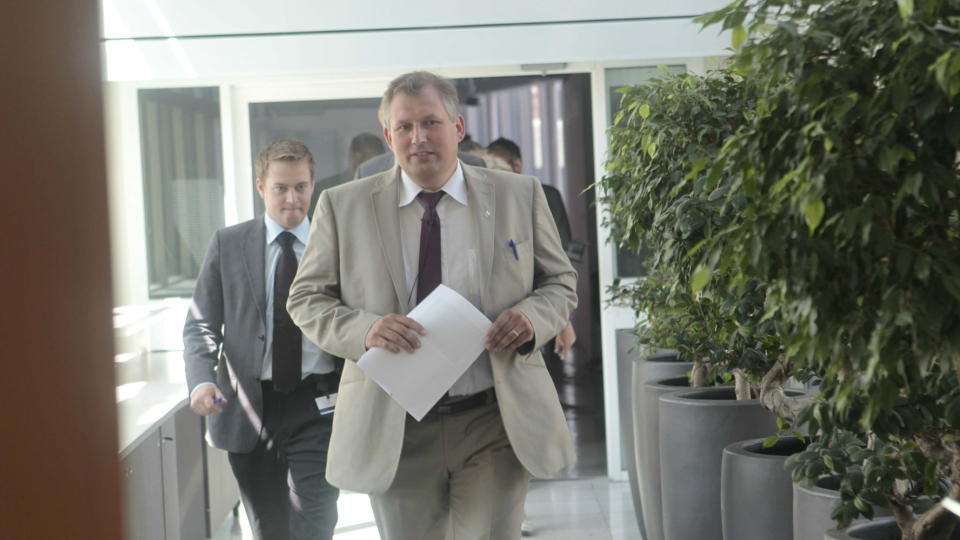 UPOPUL�R: Olje- og energiminister Terje Riis-Johansen. Foto: Terje Bendiksby / Scanpix