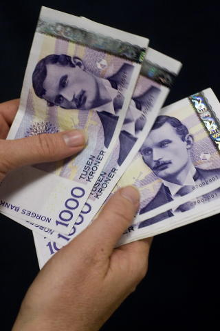 360 MILLIARDER KRONER: Med en BNP p� 2 401 milliarder kroner, utgj�r dette da mer enn 360 milliarder kroner. Dette plasserer Norge p� 7. plass blant de 21 OECD-landene. Foto: BJ�RN LANGSEM/DAGBLADET