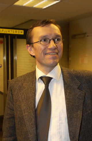 VILLE IKKE: Statssekret�r Espen Barth Eide i UD mente det var prinsipielt vanskelig � hjelpe Per Sandberg slik at det ble avtalt m�ter med dommer og aktor i Brasil. 
Foto BREKKE/TRULS Dagbladet
