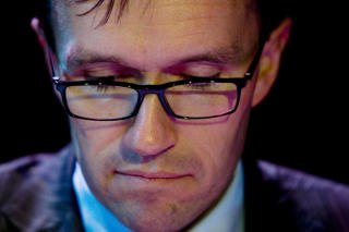 KALTE INN AMBASSAD�REN P� TEPPET: Statssekret�r Espen Barth Eide i Utenriksdepartementet. Foto: Heiko Junge / Scanpix