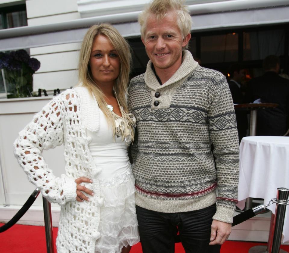 BOR IKKE LENGER SAMMEN: Lise Solie og P�l Anders Ullev�lseter har flyttet fra hverandre og brutt forlovelsen. Her er de sammen p� God Kveld Norge-fest i fjor h�st. Foto: STELLA PICTURES