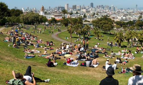 Her er de vakreste parkene:
&bull;Golden  Gate Park, hippieparken rett ovenfor &bull;Haight Asbury. Dolores  Park, hipster-parken i &bull;Mission. Bueno  Vista Park, utsikt over hele byen. Er du i byen b�r du sjekke ut dette: Museumer :
&bull;Beatmuseet,  540 Broadway. I San Francisco har Beat-kulturen har sitt opphav, og det vet de �  gj�re heder p�. &bull;San  Francisco Museum of Modern Art, 151 3rd &bull;Street de Young-museet, moderne kunst i Golden Gate-parken
Vintageshopping:
&bull; Aaardvark's  1501 Haight St.: I Haight-omr�det er gatene fulle av bra butikker med kl�r til  en billig penge. &bull;Buffalo  Exchange: Finnes flere steder i byen. Her kan du ogs� returnere dine egne gamle  kl�r &mdash; og f� nye igjen.&bull;Idol  Vintage (3162 16th Street): Byens beste vintagebutikk. B�de for menn og  kvinner.
 