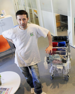HAR FORST�ELSE: Renholder Adnan Hussein. Foto: Torbj�rn Berg / Dagbladet