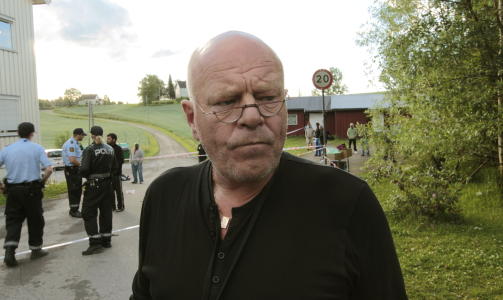  FALSKE FORH�PNINGER:  Mange beboere p� ventemottak tror at de kan f�p bli i Norge selv om de har inng�tt en avtale om � reise frivillig, sier mottaksleder Anders Storli Fiskum p� Fagerli i Nannestadm, der det var br�k i natt. De 95 beboerne er n� flyttet til Stange i Hedmark og til Bj�rnebekk i Akershus. FOTO: TERJE BENDIKSBY, SCANPIX.