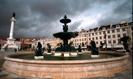  HOVEDPLASSEN:  Rossio-plassen eller Praca de Pedro IV er samlingstedet i Lisboa. Foto: KIRSTEN MARGRETHE BUZZI