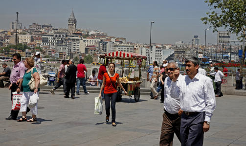 FOLKELIV: Hverdagslivet i istanbul er b�de hektisk og intenst.
