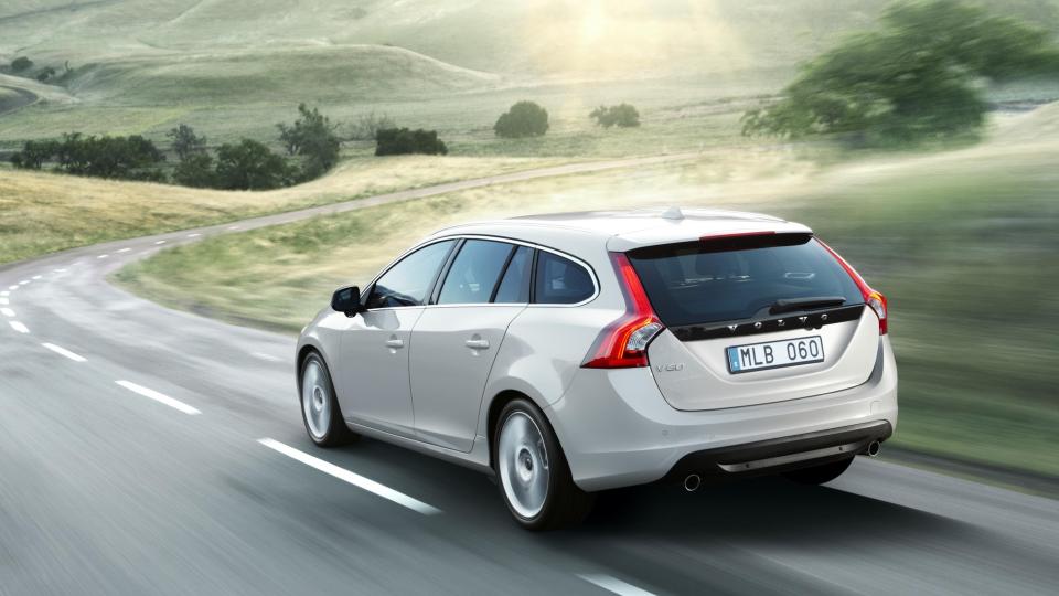 VAKKER: Dersom V60 er like god � kj�re som den er pen blir det en morsom familiebil. Foto: VOLVO CARS
