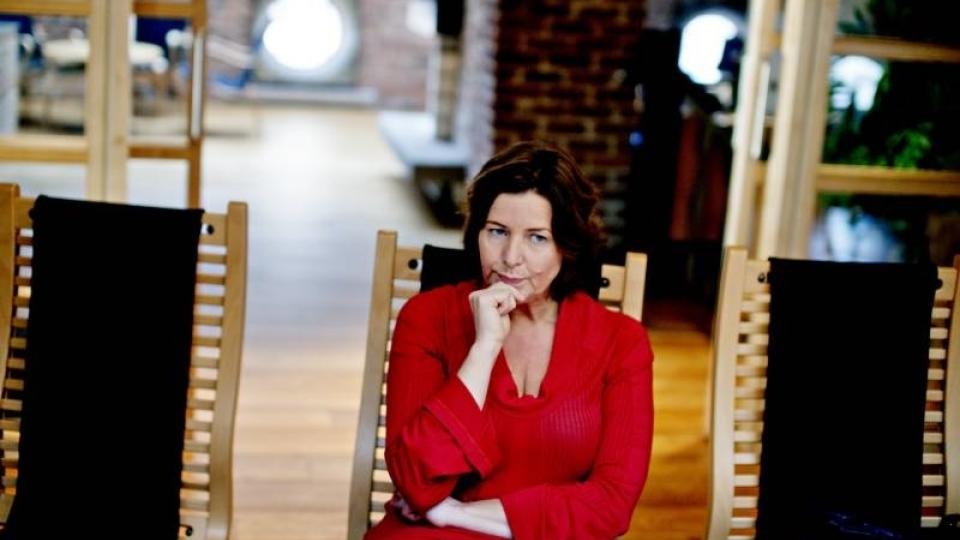 KAMP: &mdash; Dette er en kamp for � f� ordnede forhold, og den m� f�res p� alle fronter, sier arbeidsminister Hanne Bjurstr�m. Foto: Krister S�rb�