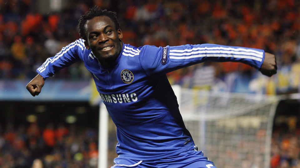 MIDTBANEANKER: Chelseas Michael Essien er en av Premier Leagues beste spillere, men hvilket landslag representerer han? Foto: AFP