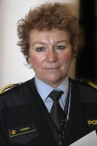 - SKAL UT: Brannen styrker ingens sak, sier Christine Fossen, politimester i S�ndre Buskerud.
Foto: Hans Arne Vedlog