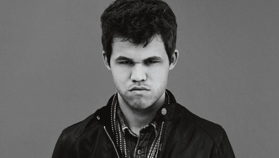 SJAKKTREKK: Norske moteredakt�rer mener at sjakkspiller Magnus Carlsen (19) framst�r som en kul �badass� i den nye G-Star-kampanjen. Foto: Anton Gorbijn/G-Star