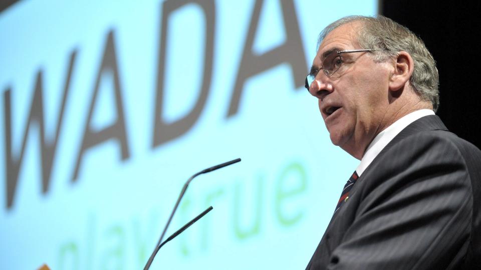 MOT SPORTENS ID�: John Fahey, WADA-president, mener overdrevent koffeininntak ikke har noe i idretten � gj�re. Foto: EPA/LAURENT GILLIERON