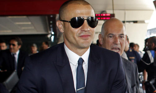 VINNEREN: Fabio Cannavaro er stemt fram som VMs peneste mann. Han og Italia ble sl�tt ut i gruppespillet. Foto: REUTERS/Giampiero Sposito