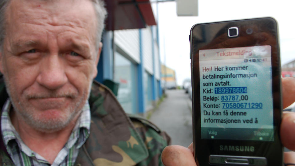 GRENSEPSRENGENDE FAKTURA: Svein Harne Haug (62) surfet n�r grensa til Russland pg fikk en regning p� 83,787 kroner. Foto: Kjetil Magne S�renes/Finnmarken