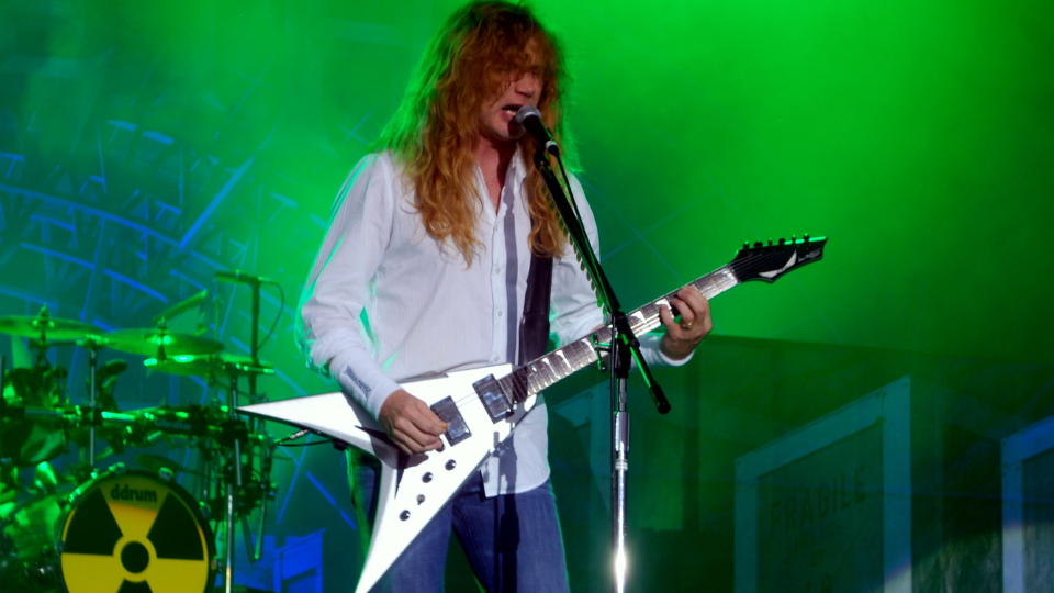 MANN AV F� ORD: Dave Mustaine er kanskje ikke den st�rste underholderen, men spille kan han. Foto: Torgrim �yre/DAGBLADET