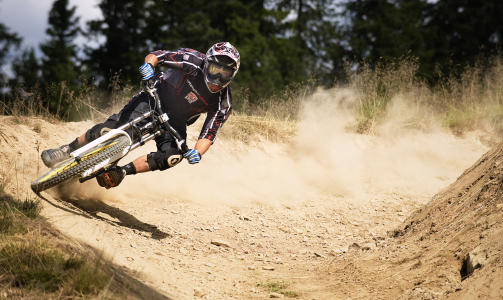 Foto: Erik KjellsrudHafjell bike park  En av Norges beste arenaer for downhillsykling. Sykkeltraseene, med  h�ydeforskjell p� 830 m, er av varierende vanskelighetsgrad. hafjellbikepark.com 