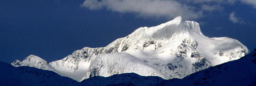 Foto: Johan BrunM�ysalen Har du �tte timer, dra til Vester�len og M�ysalen. K�ret til Norges vakreste  naturopplevelse i 2009. B�t ca. 30 minutter inn Lonkanfjorden, s� vandring opp  til 1261 moh.moeysalen.no